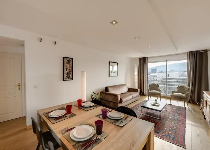 Le Kaliste - Apartment For 4 People Garage